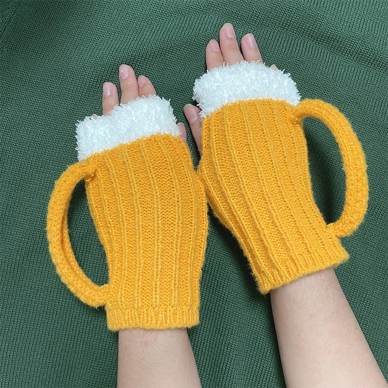Handgestrickte 3D Bierkrug Socken