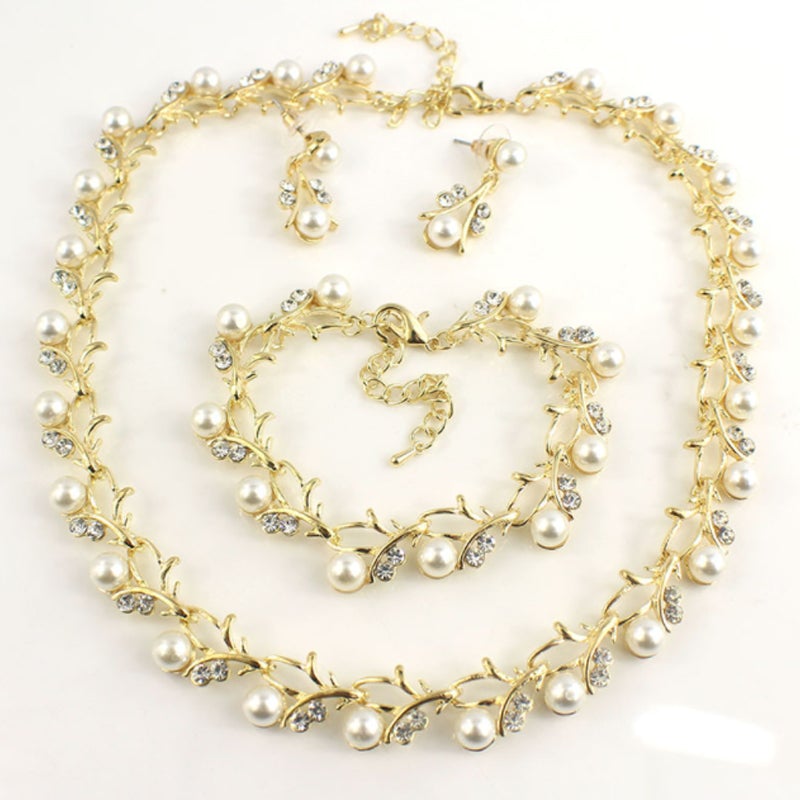 Dreiteiliges Perlen Ohrring Halskett Armband